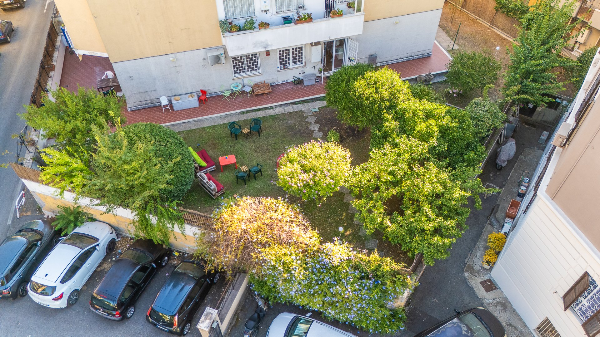 La corte privata vista dall'alto