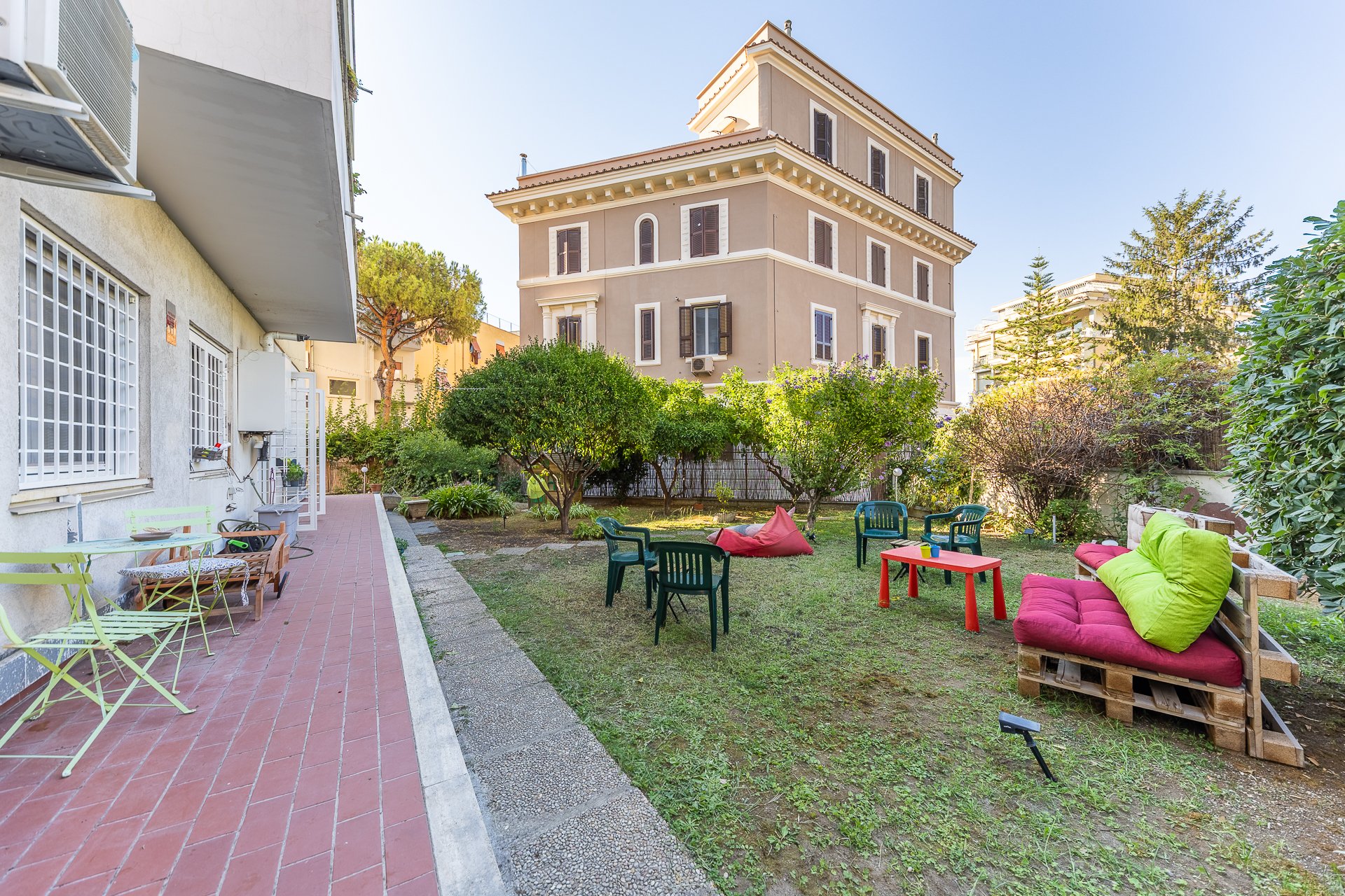 Appartamento con corte privata di 300 mq – San Paolo, Roma